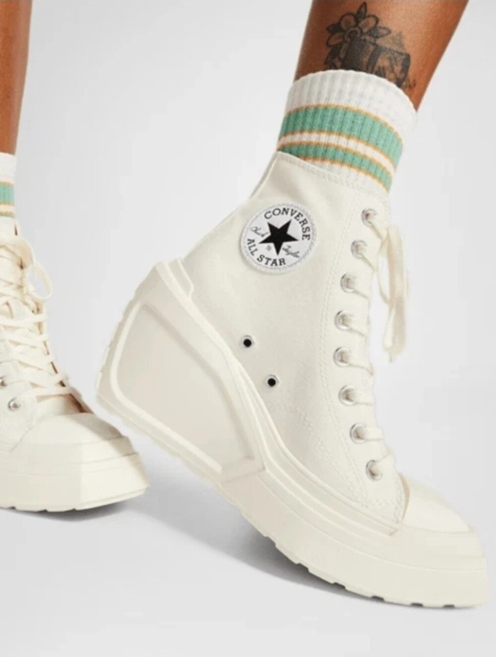 NWOT Converse Chuck 70 Deluxe Wedge Sneakers